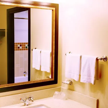 Sequoia Hotel 3*